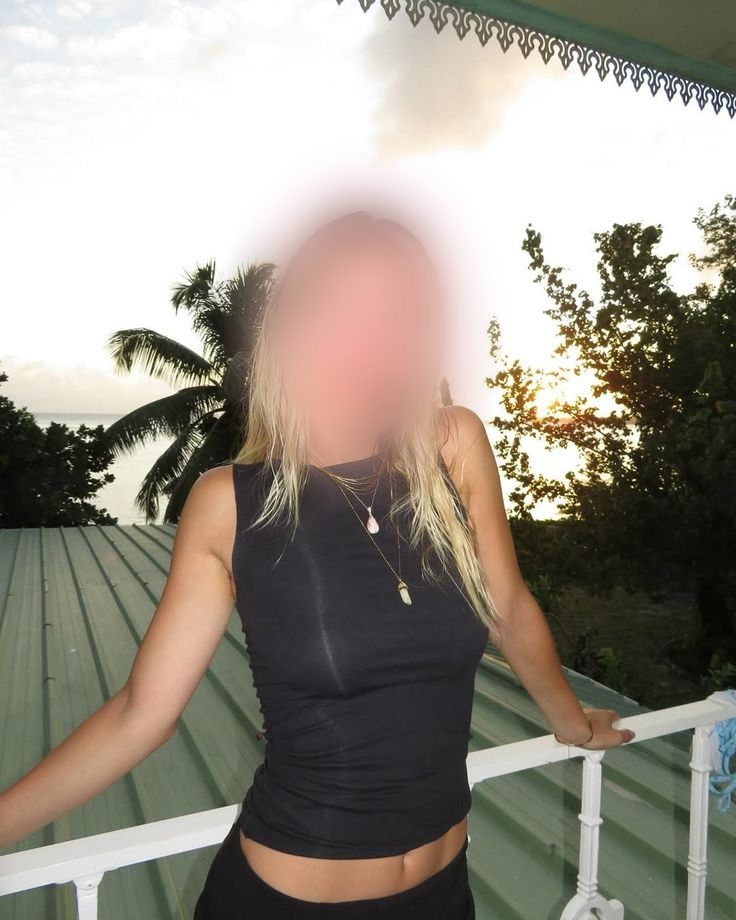 Lusty Legends model with her face blurred